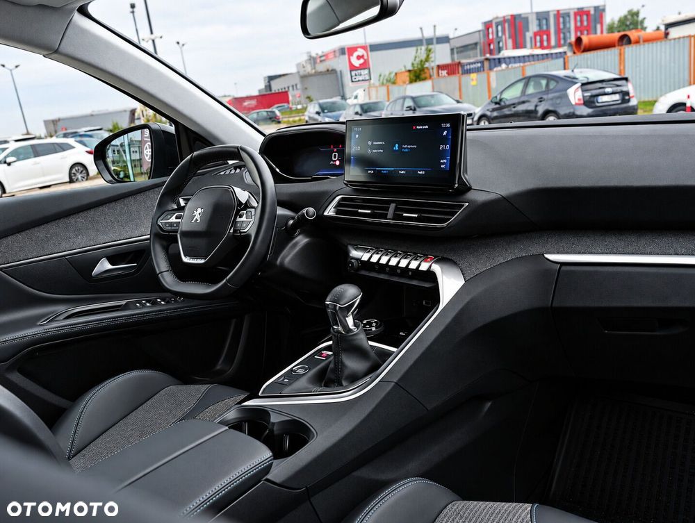 Peugeot 5008 1.2 PureTech Allure Pack S&S - 23