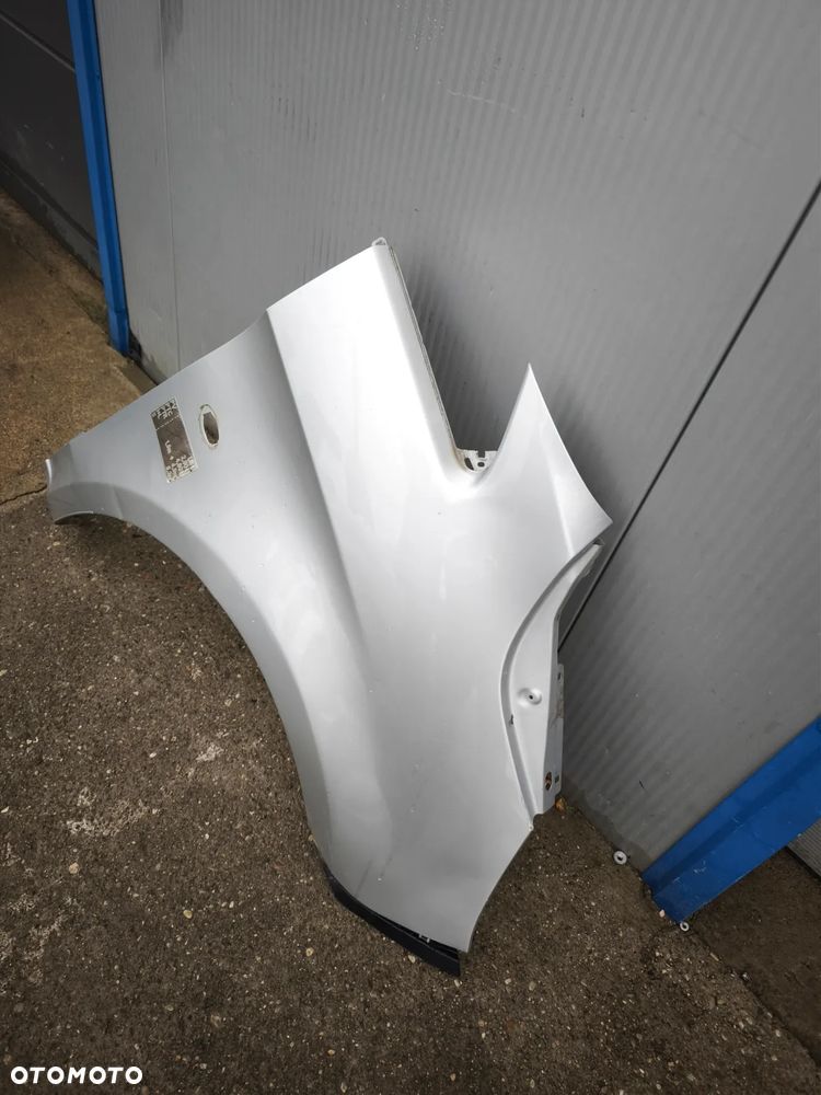 Błotnik prawy MB Vito w447 2014- srebrny - 2