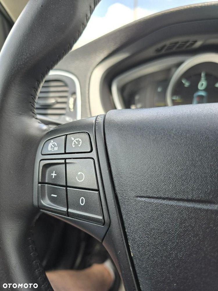 Volvo V40 - 32