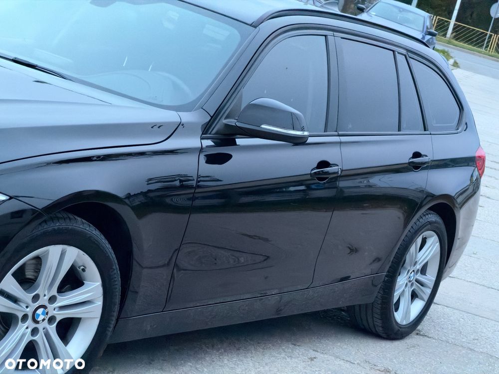 BMW Seria 3 320d Luxury Line sport - 12