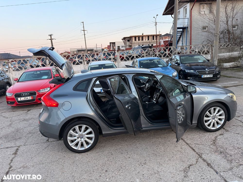 Volvo V40 D2 R Design - 13