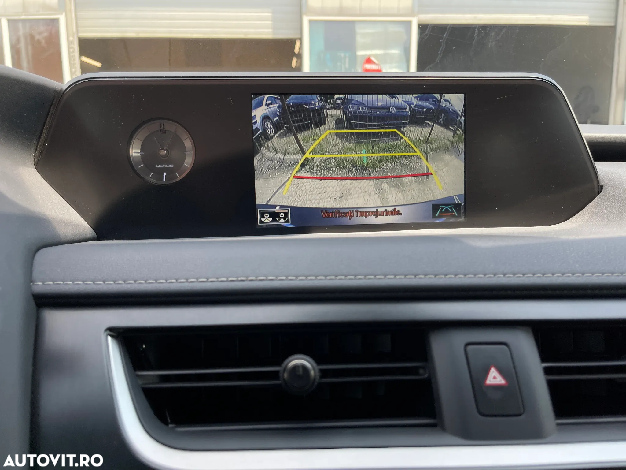 Lexus UX 250h 2.0L HEV 20H- (178 HP) 4X2 CVT Business - 13