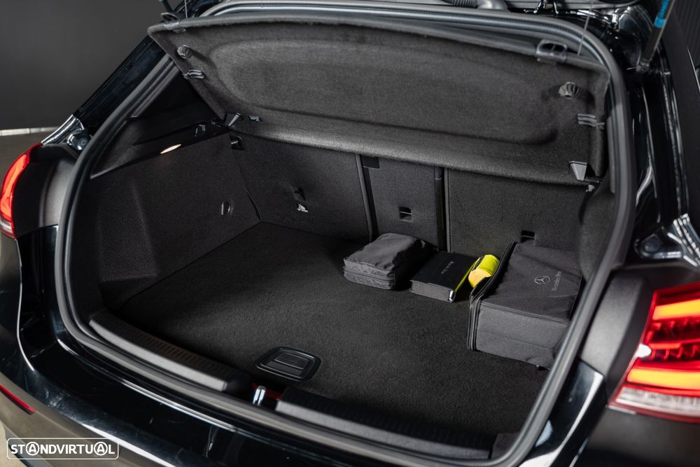 Mercedes-Benz A 250 e AMG Line - 52