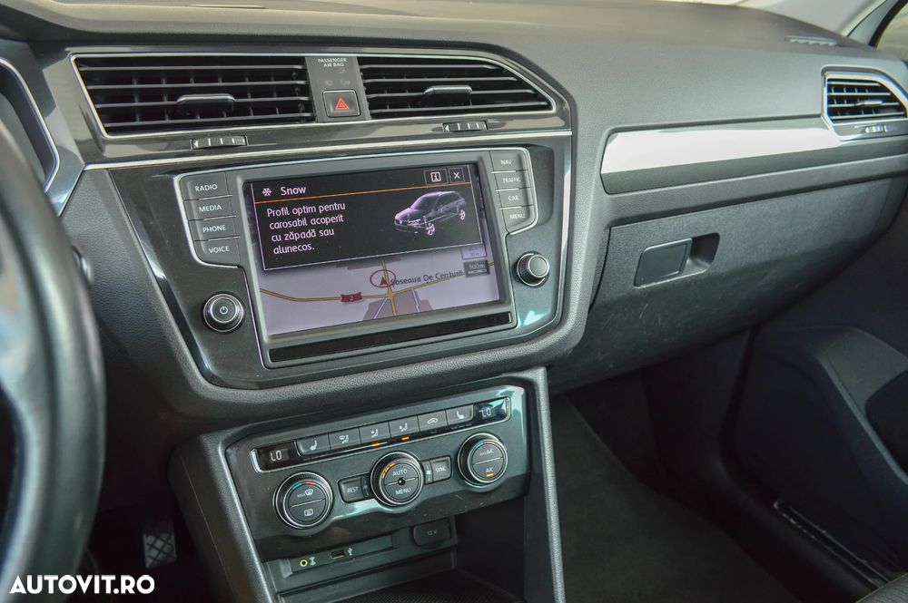 Volkswagen Tiguan 2.0 TDI 4Mot DSG Comfortline - 30