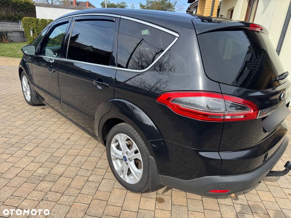 Ford S-Max - 11