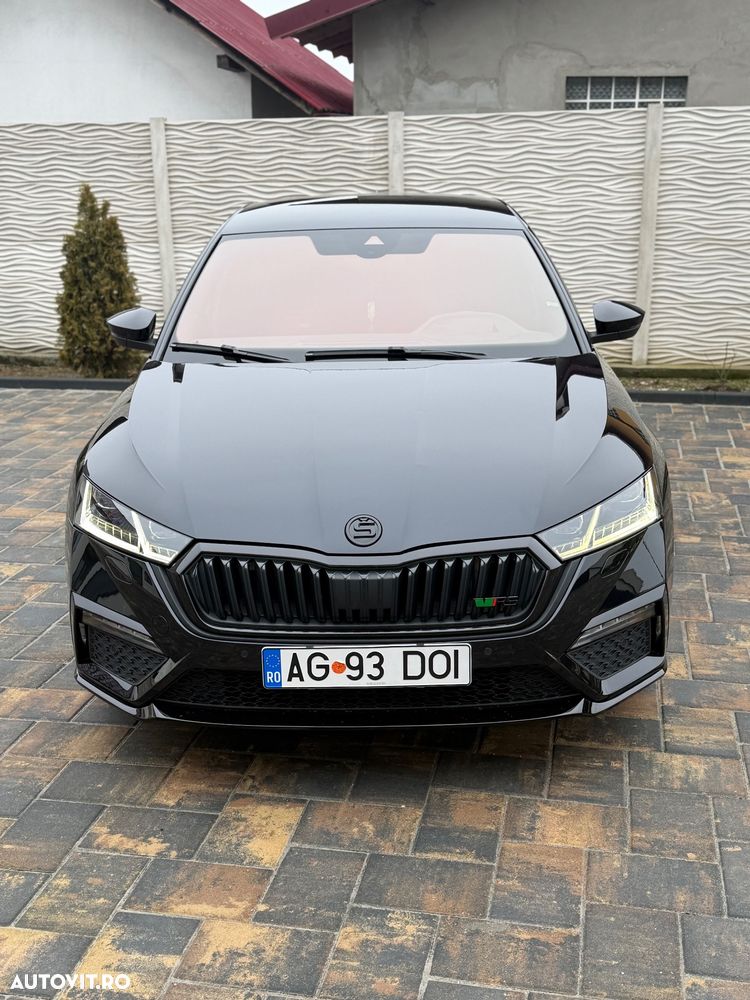 Skoda Octavia 2.0 TDI DSG RS Plus - 9