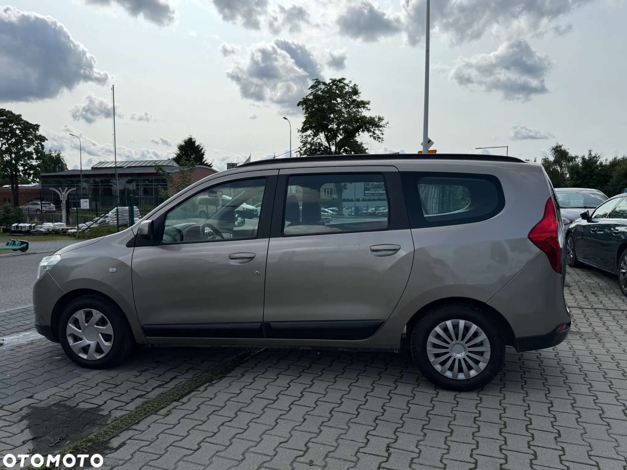 Dacia Lodgy 1.6 Laureate - 6
