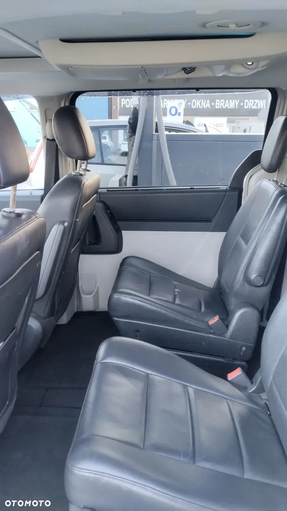 Chrysler Grand Voyager - 19
