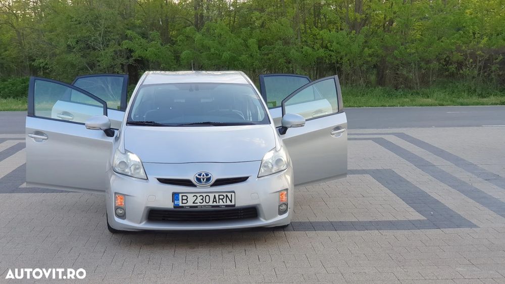 Toyota Prius (Hybrid) Sol - 1