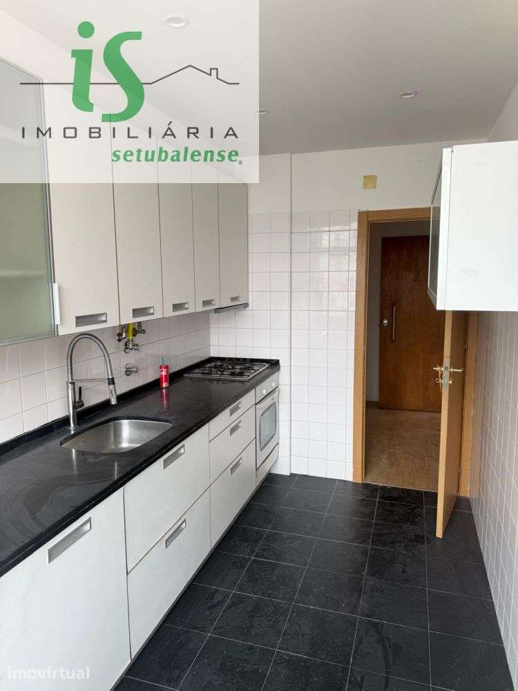 APARTAMENTO T3 NO MONTALVÃO EM SETÚBAL (3º ANDAR SEM ELEVADOR EXCEL - Grande imagem: 2/28