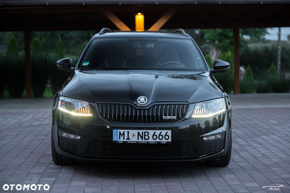 Skoda Octavia Combi 2.0 TDI RS - 8