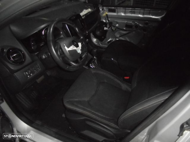Carro MOT: K9K 608  K9K 6E6 K9K 6D6  CXVEL: DC4015 RENAULT CLIO 4 2017 1.5DCI 90CV 5P CINZA DIESEL - 5