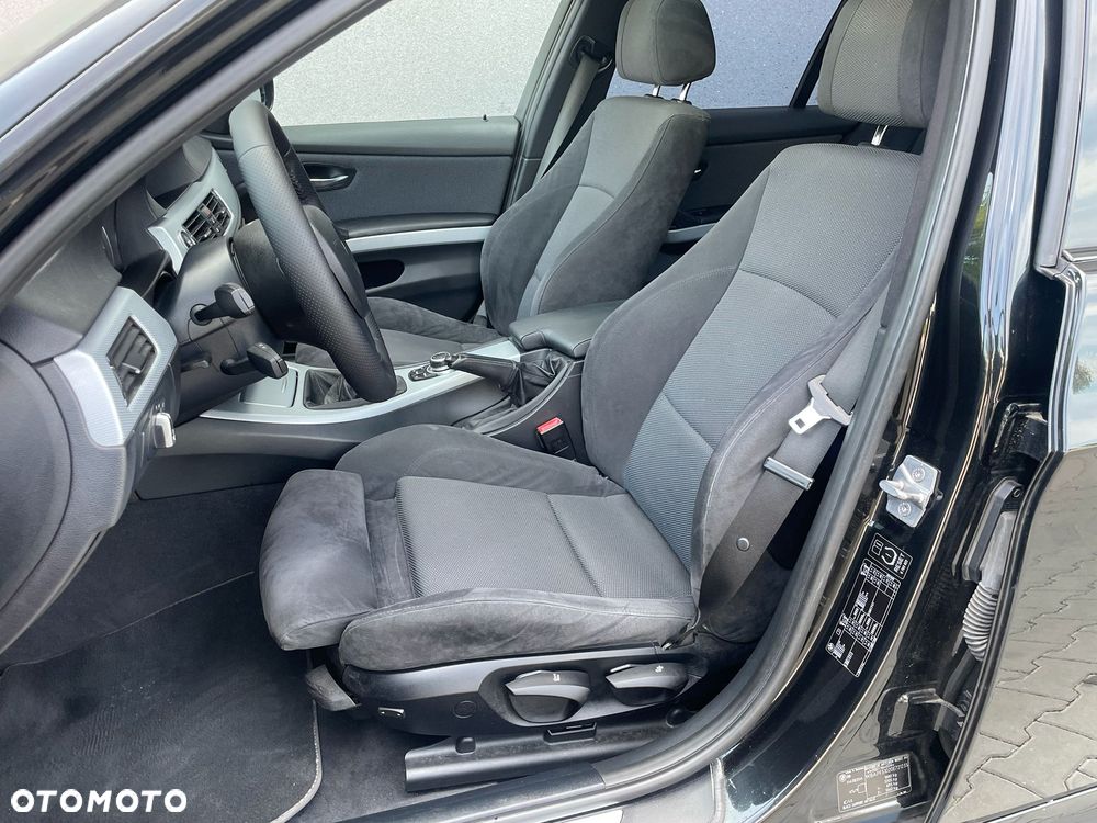 BMW Seria 3 318i Edition Sport - 15