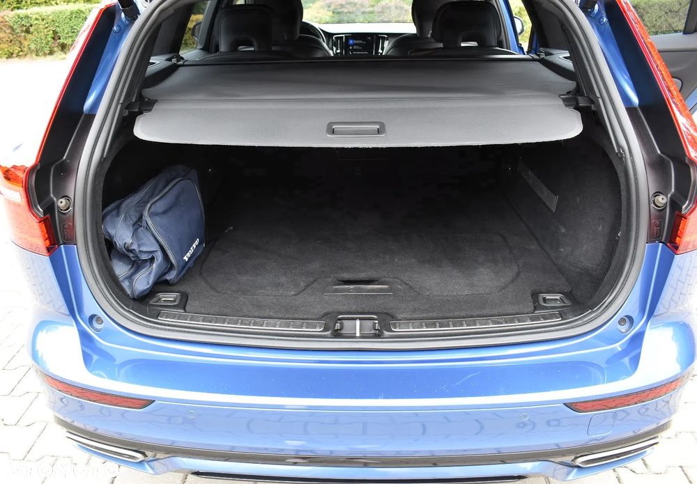 Volvo V60 D3 R-Design - 17