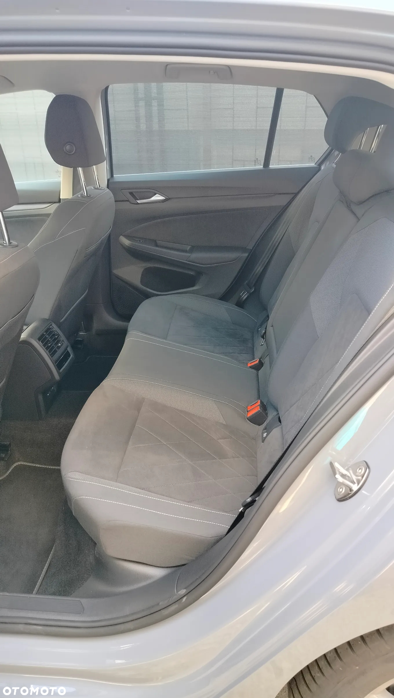 Volkswagen Golf VIII 1.5 TSI EVO Style - 32
