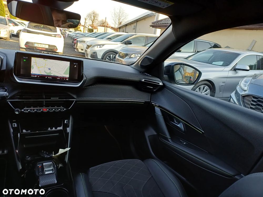 Peugeot 208 PureTech 100 EAT8 GT - 24