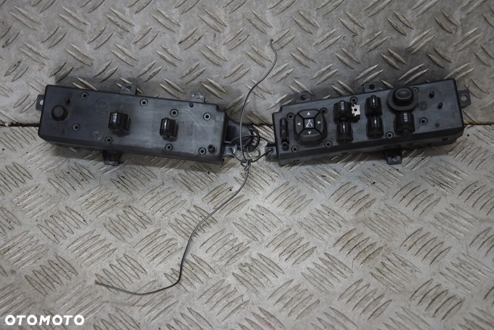 JEEP GRAND CHEROKEE WJ PRZEŁĄCZNIK PRZEŁĄCZNIKI SZYB PILOT UK KPL. - 5