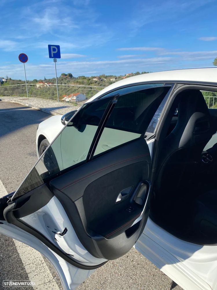 Mercedes-Benz CLA 250 e 8G-DCT AMG Line - 13