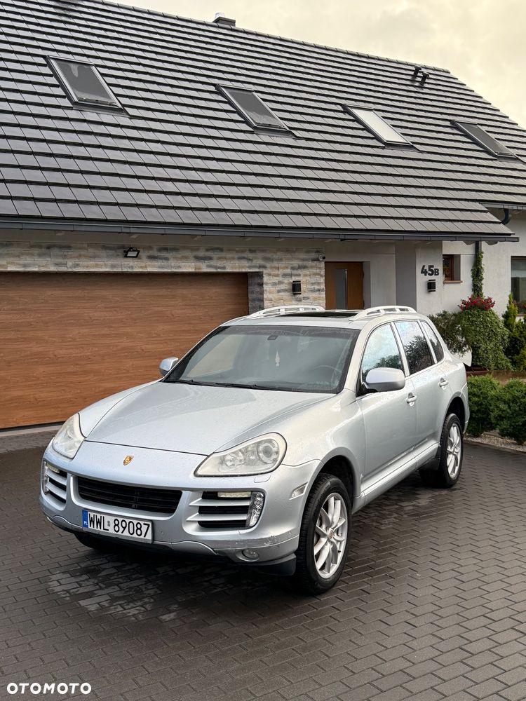 Porsche Cayenne - 1