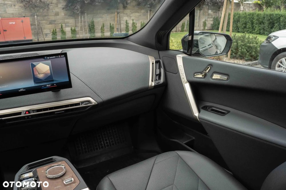 BMW iX xDrive40 76.6kWh - 26