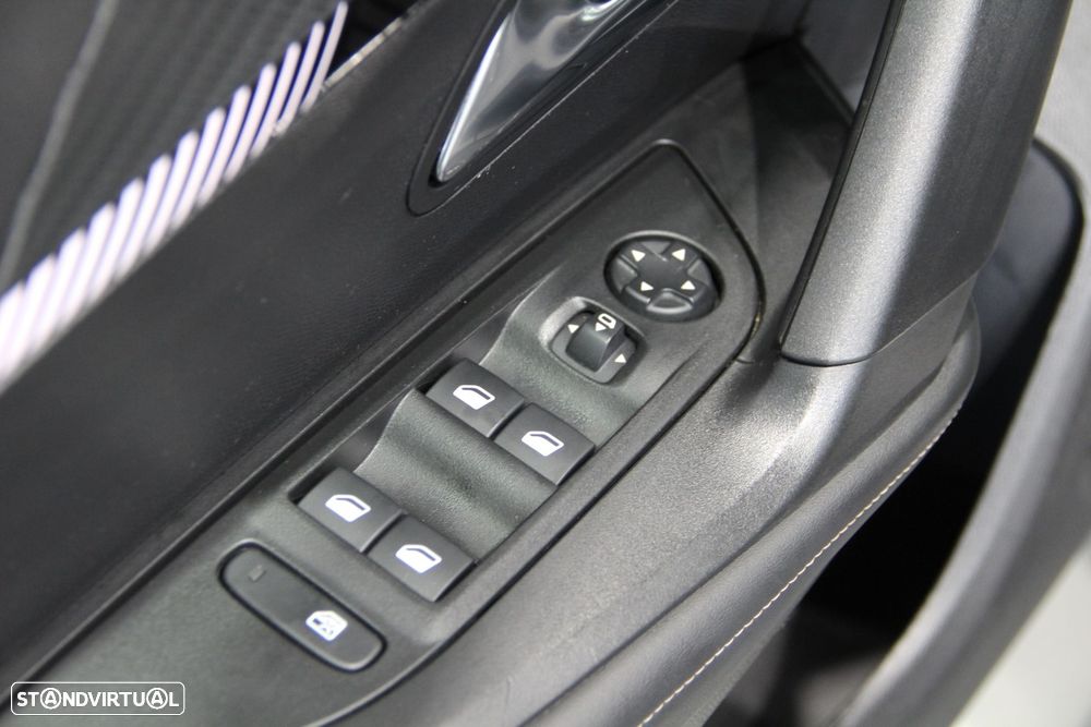 Peugeot 2008 1.2 Hybrid Allure e-DCS6 - 6