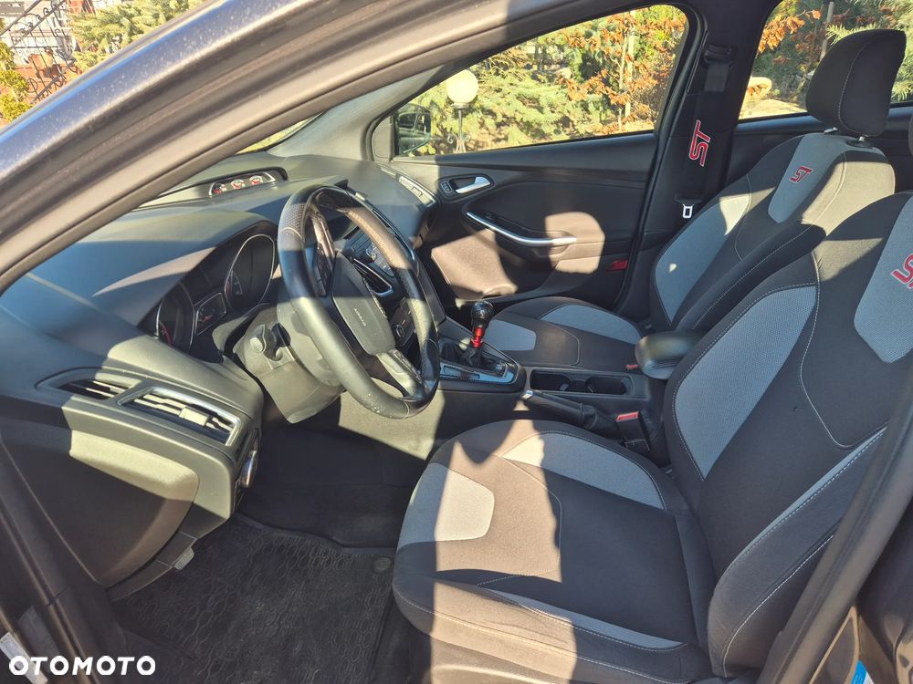 Ford Focus ST - 9