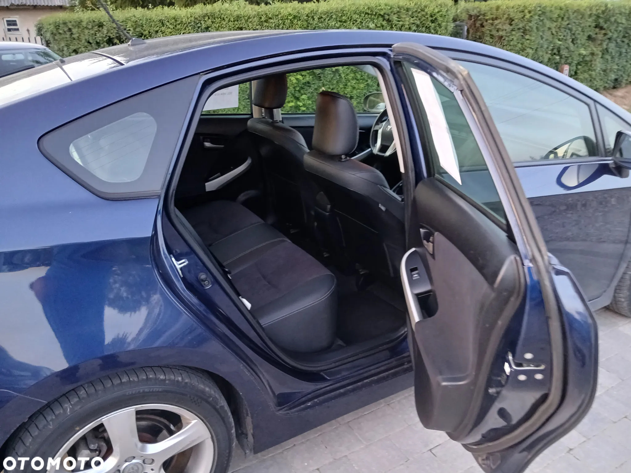Toyota Prius (Hybrid) Comfort - 13