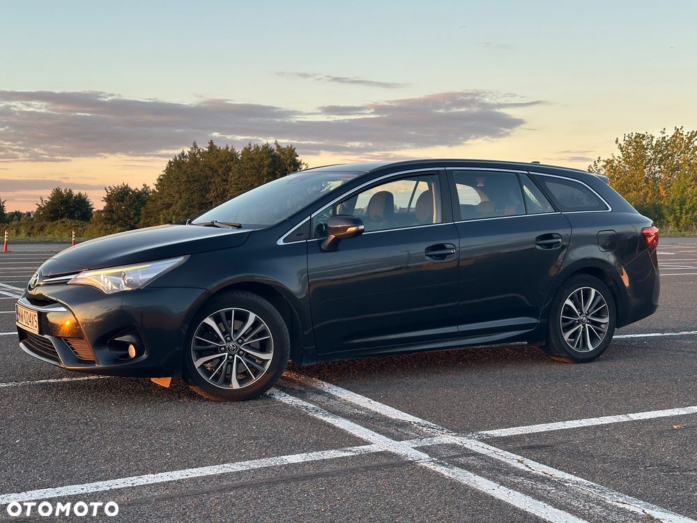 Toyota Avensis 2.0 D-4D Active Business - 4