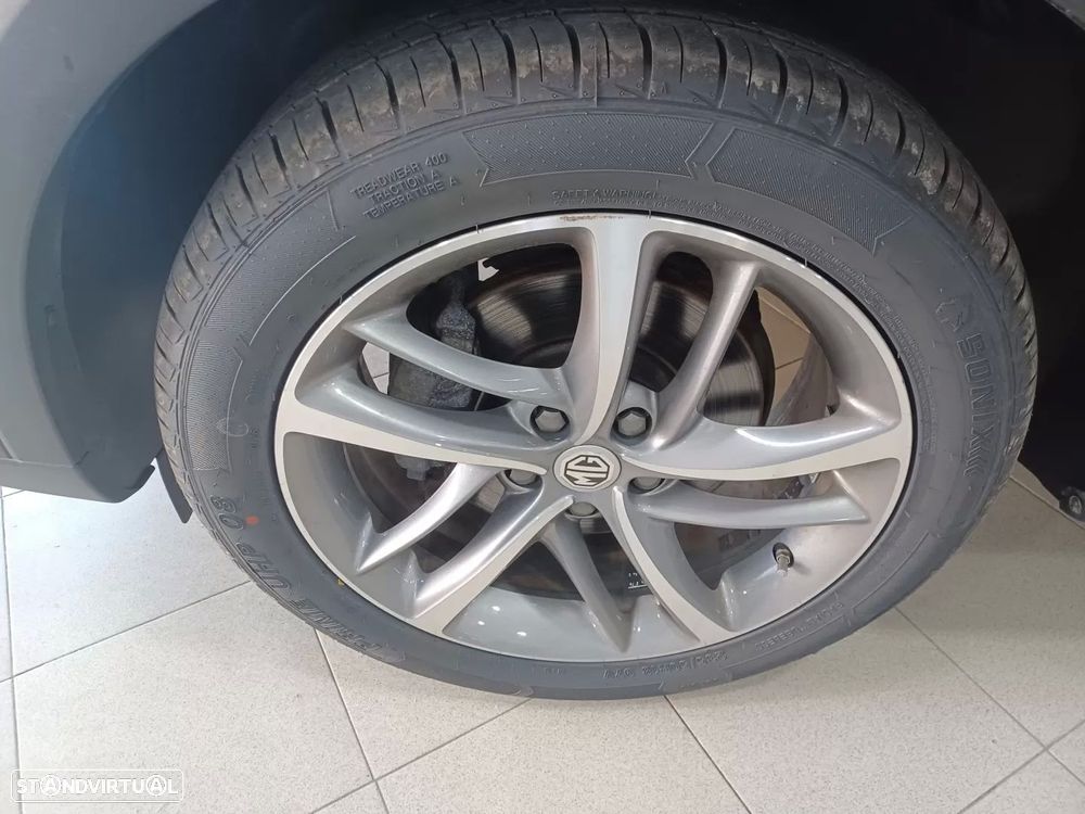 MG EHS 1.5 T-GDI Plug-in Hybrid Luxury - 35