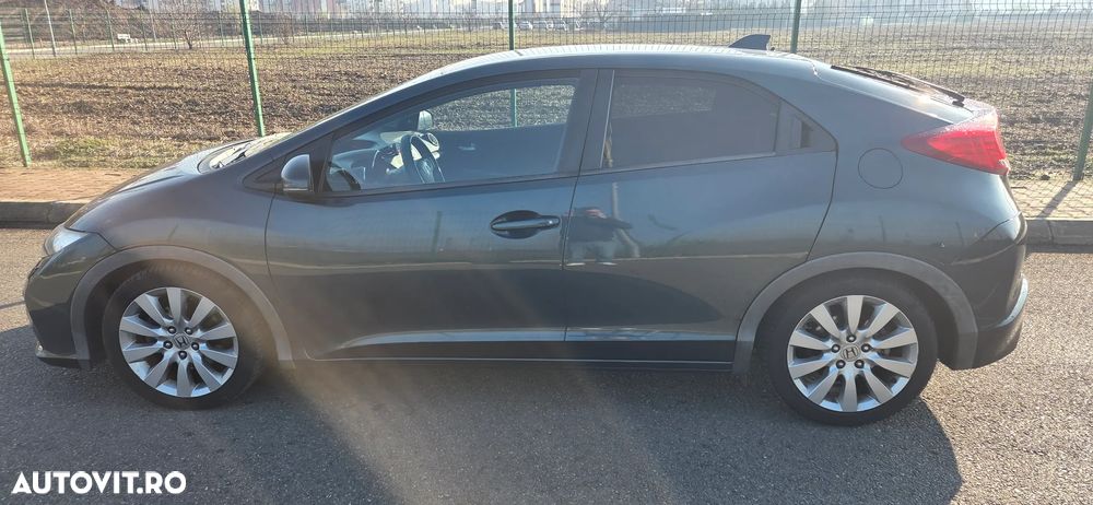 Honda Civic 1.8 i-VTEC MT Elegance - 1