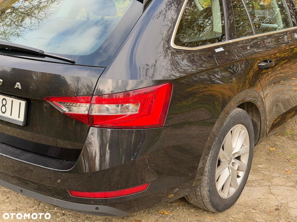 Skoda Superb 2.0 TDI SCR Ambition DSG - 36
