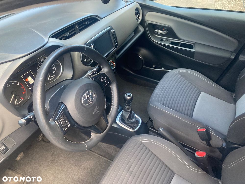 Toyota Yaris 1.5 Premium - 8