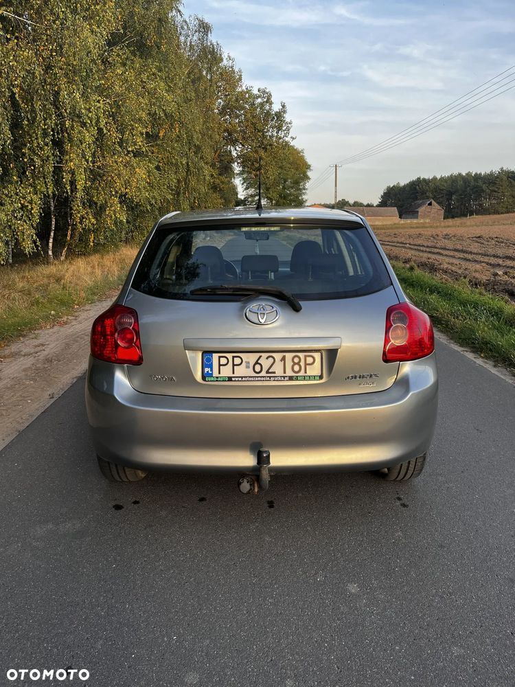 Toyota Auris 1.4 D-4D Luna - 4