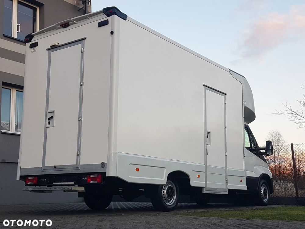 Iveco DAILY KONTENER NISKOPODŁOGOWY 4,43x2,23x2,42 SKLEP KAMPER KONIOWÓZ BAR KLIMA - 29