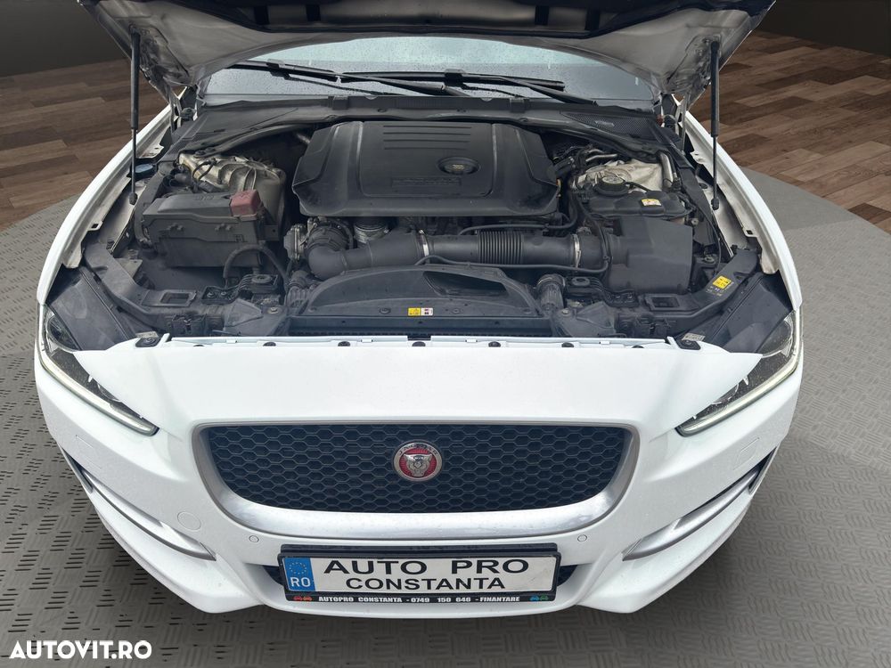 Jaguar XE 2.0 R-Sport - 11