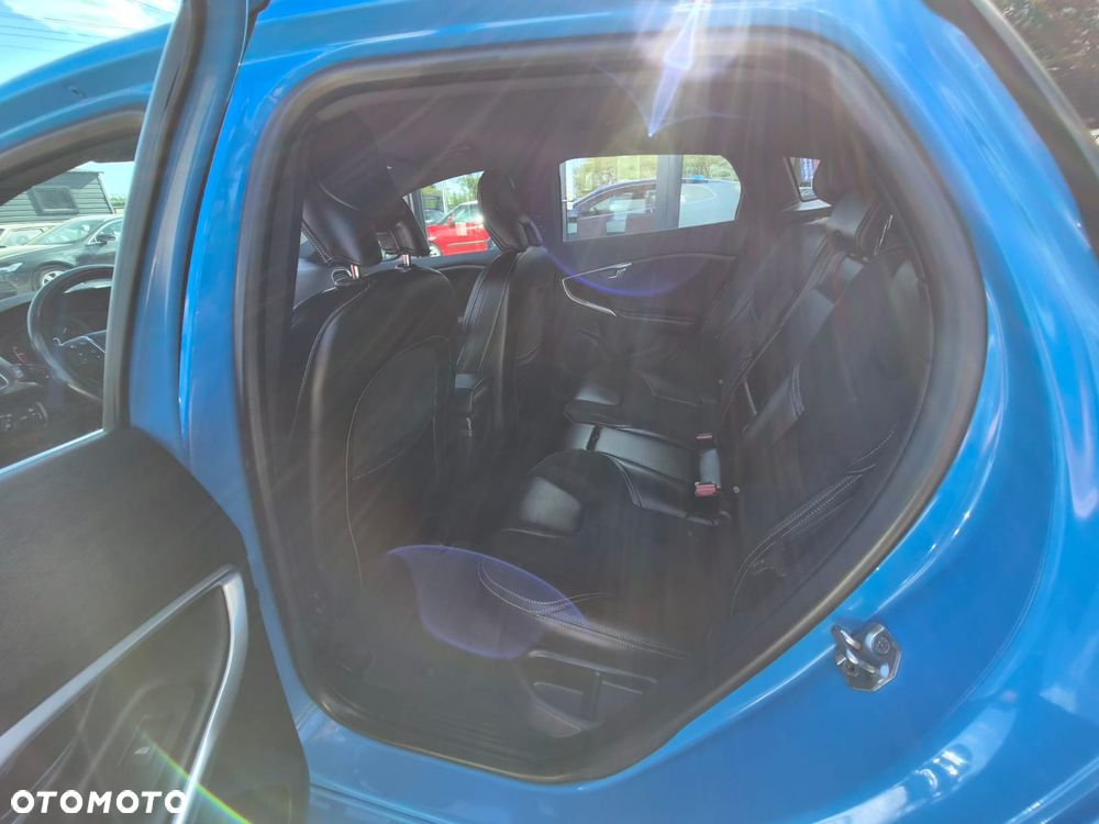 Volvo V40 D4 Kinetic - 27