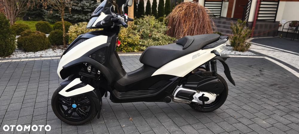 Piaggio MP-3 - 2