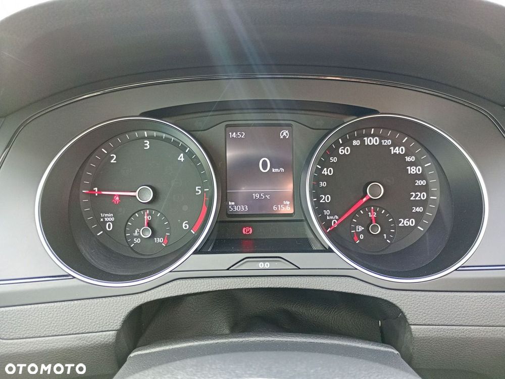 Volkswagen Passat Variant 2.0 TDI EVO Essence - 13