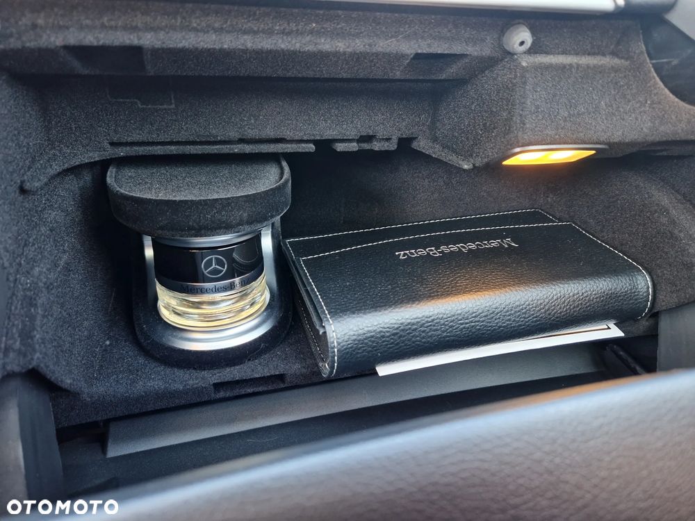 Mercedes-Benz Klasa C 300 d T 4Matic 9G-TRONIC AMG Line - 7