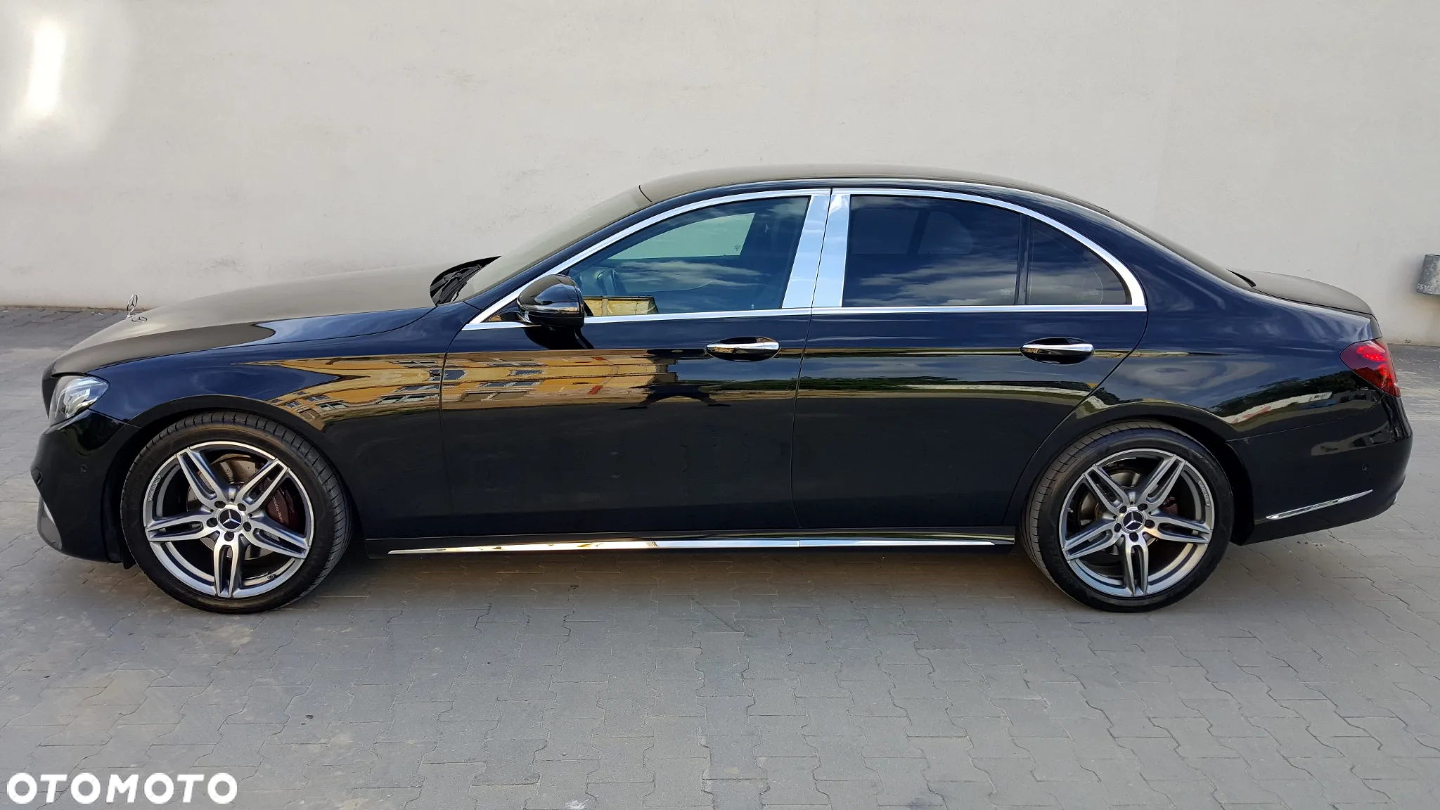 Mercedes-Benz Klasa E 220 d 9G-TRONIC AMG Line - 4