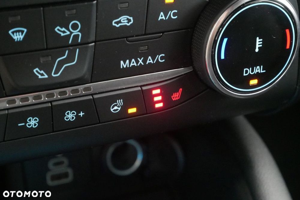 Ford Kuga - 33
