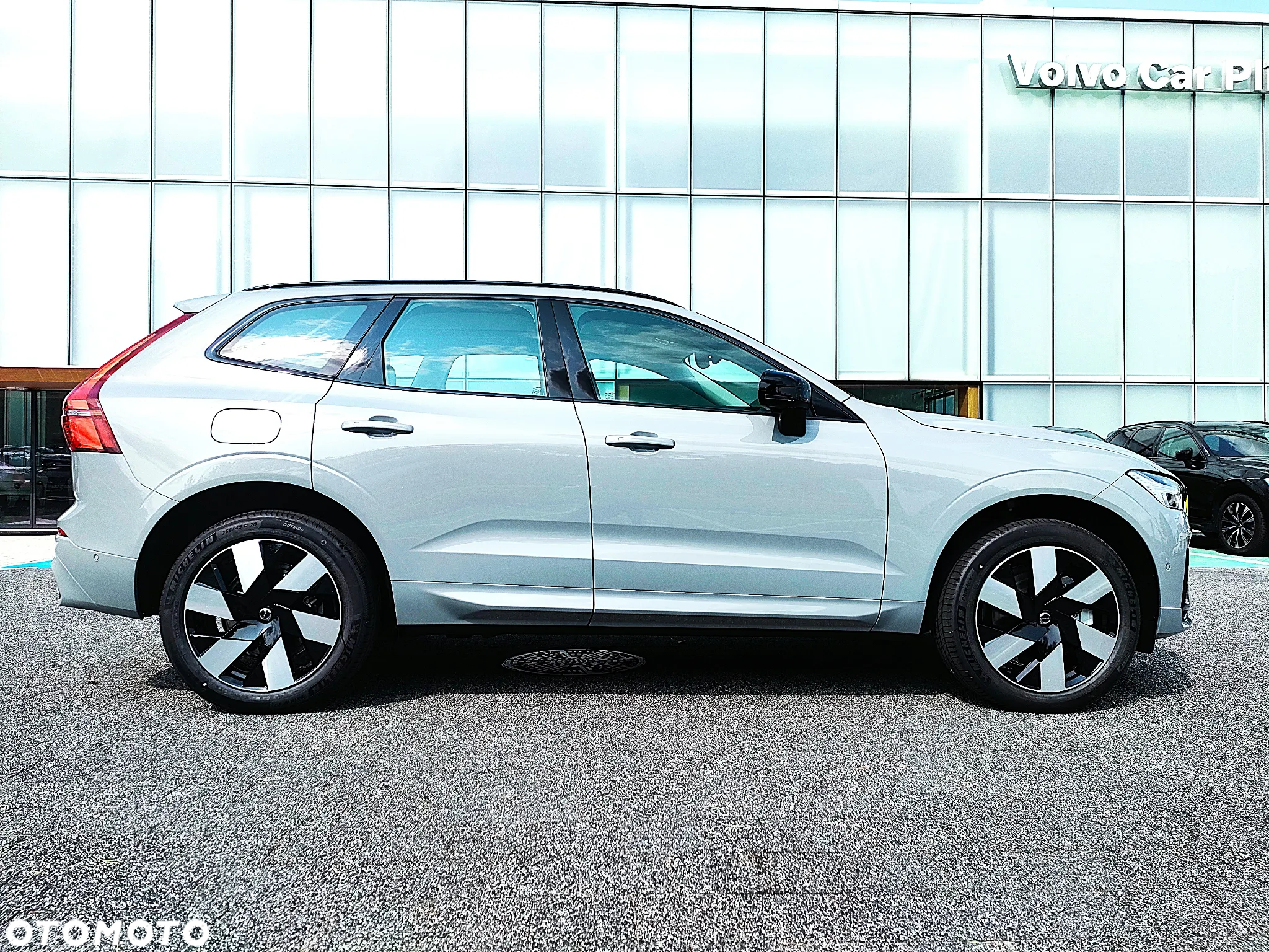 Volvo XC 60 T8 Plug-In Hybrid AWD Ultra Dark - 3