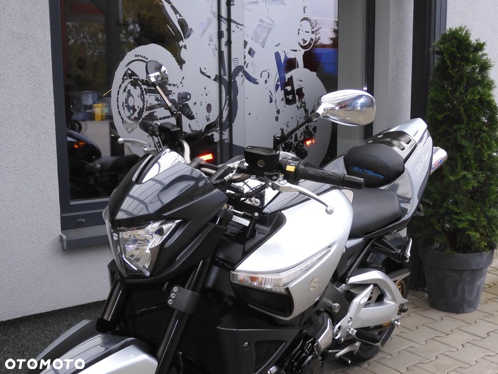 Suzuki GSX - 16