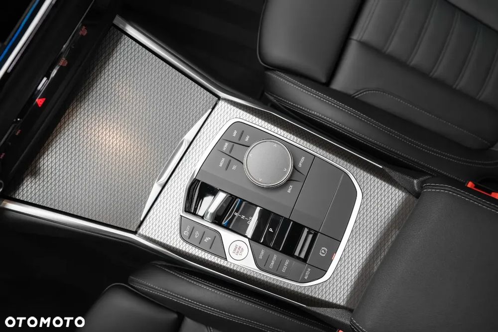 BMW Seria 3 320d xDrive mHEV M Sport - 30