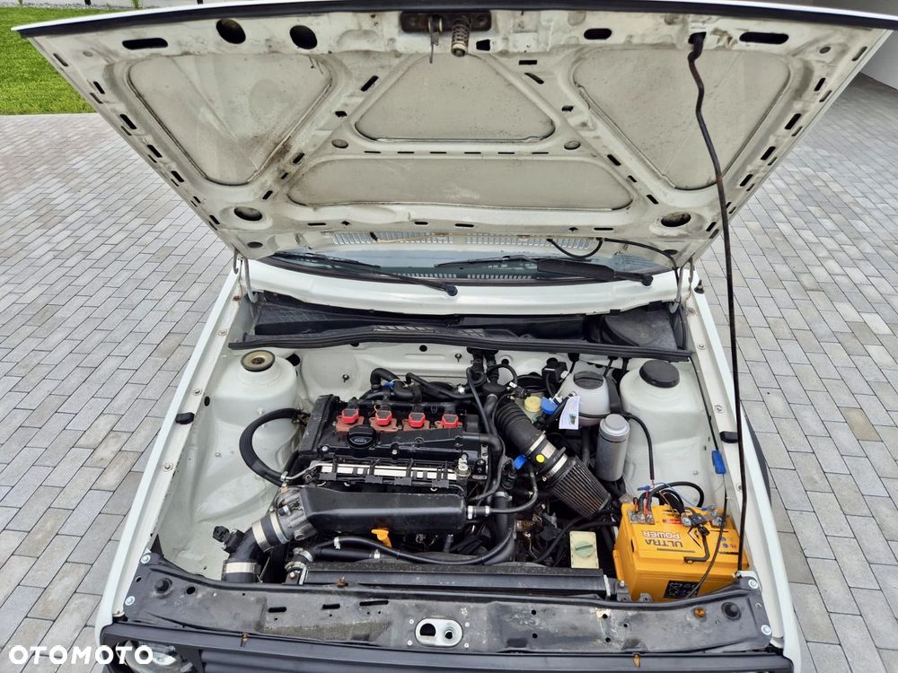 Volkswagen Golf 1.8 (C) - 23