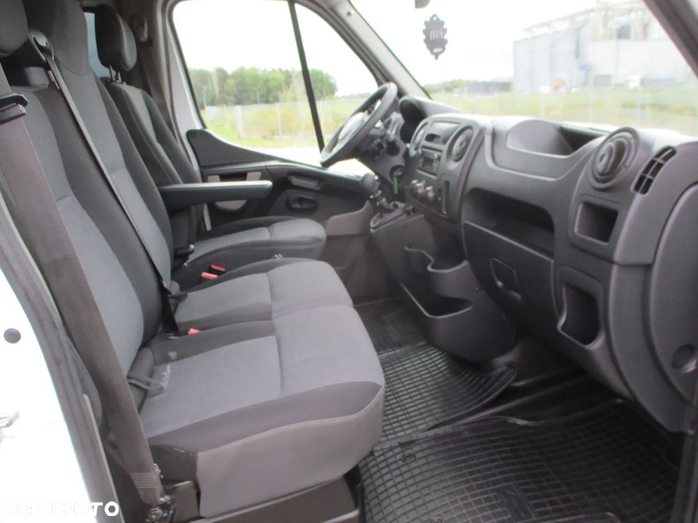 Renault Master III - 16