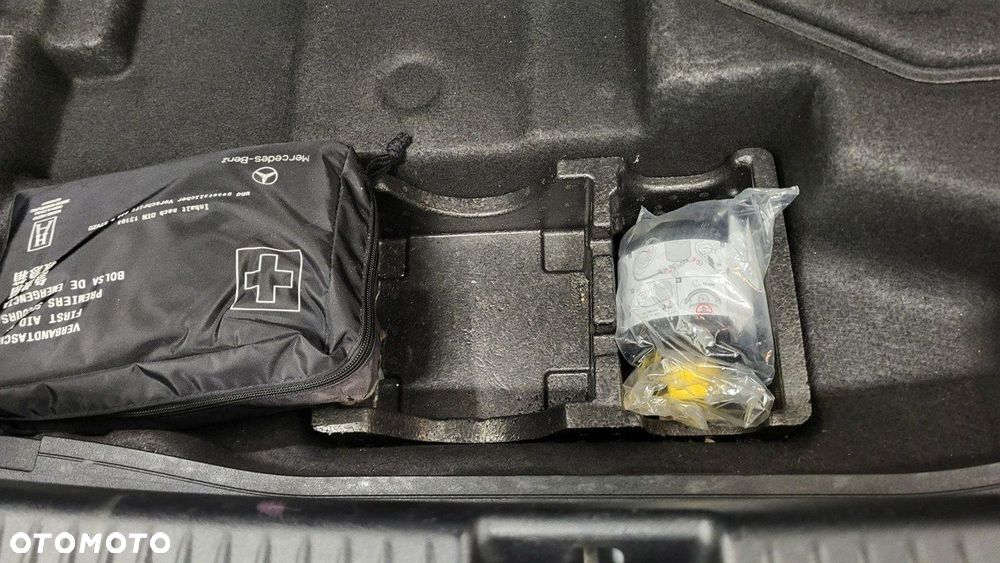 Mercedes-Benz Klasa C 200 4MATIC 9G-TRONIC - 27