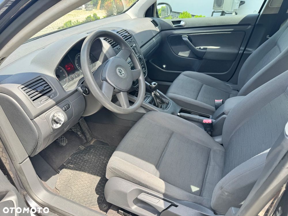Volkswagen Golf - 24