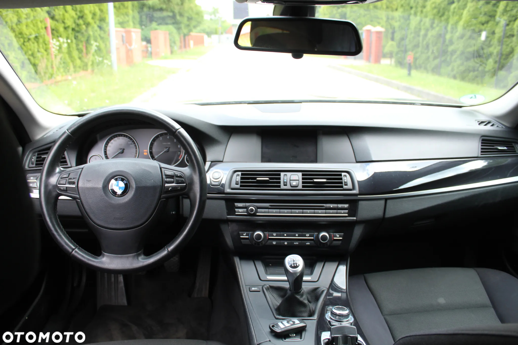 BMW Seria 5 523i - 10