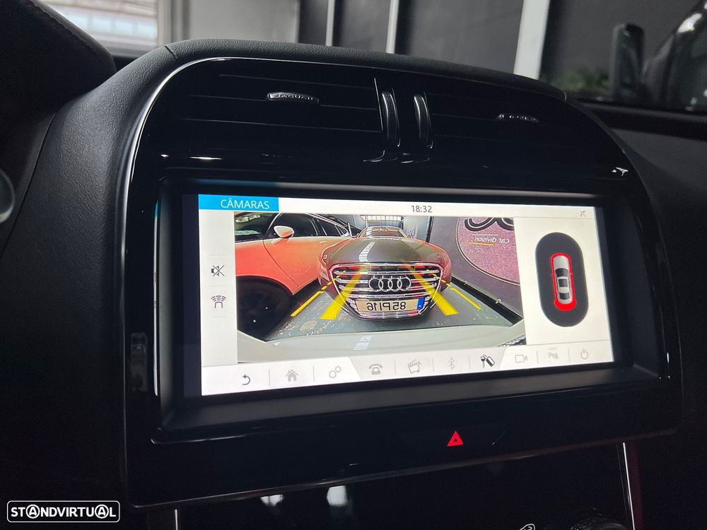 Jaguar XE 2.0 D R-Dynamic S - 28